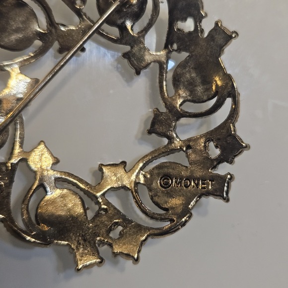 Vintage Monet Brooch Pin Round Wave Open Swirl Faux Pearl Rhinestone Gold Tone - Picture 8 of 14